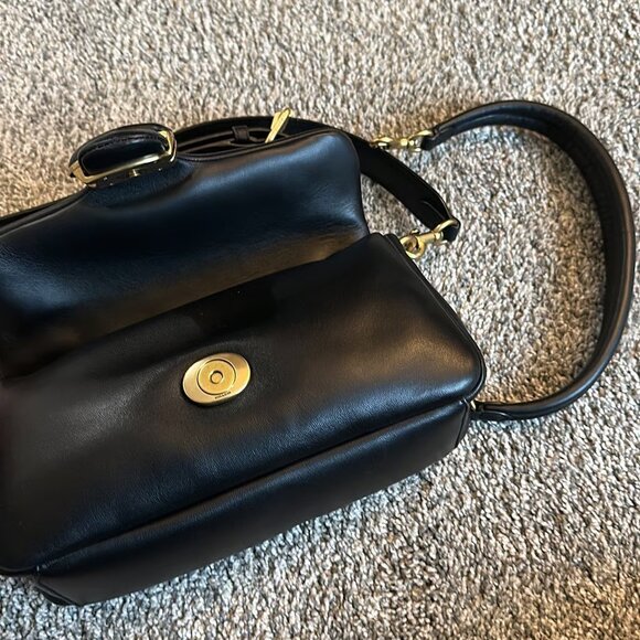 Coach Pillow Tabby 26 - Picture 2 of 7